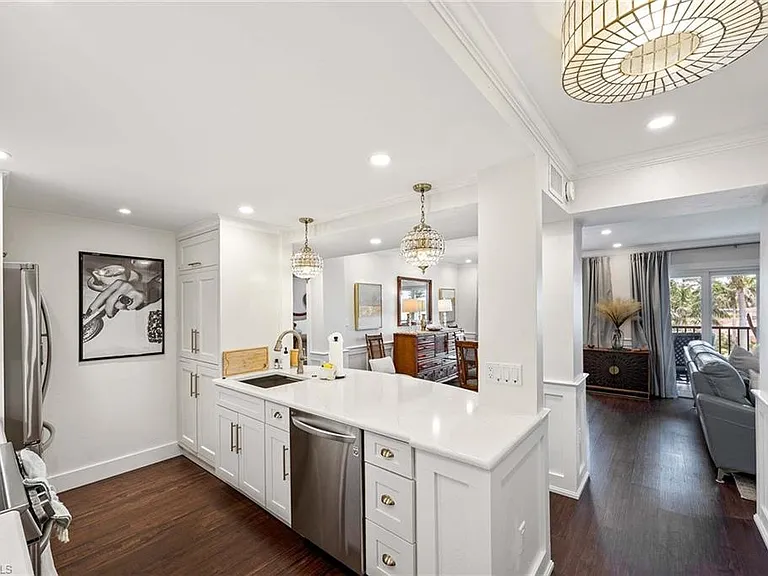 555 Park Shore Dr #B-408 — Photo 15