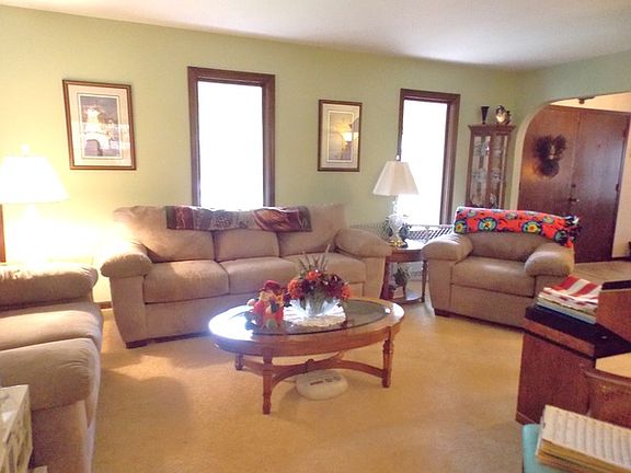 2nd image of 391 Woodlane Ct