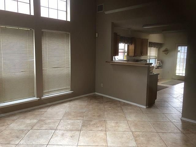 2nd image of 413 Parkway Blvd
