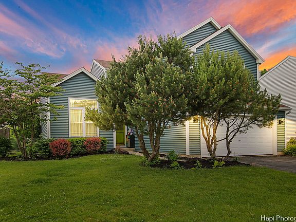 3rd image of 221 Wildflower Ln