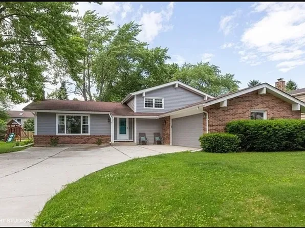 925 Kennebec Ln, Naperville, IL 60563