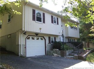 36 Allen Dr, Uncasville, CT 06382