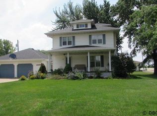 310 3rd Ave SW, Farley, IA 52046