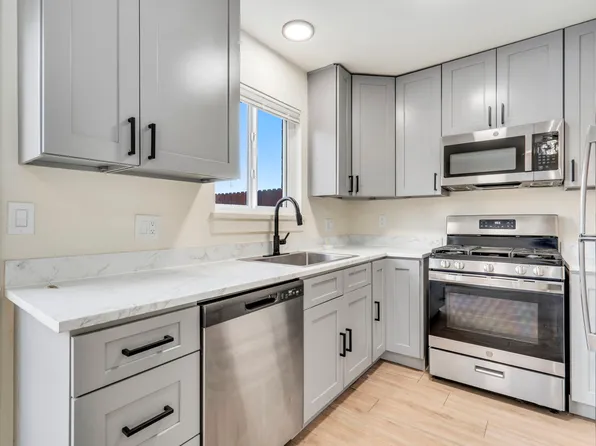 1618 Banyan Dr APT 4, Fort Collins, CO 80526