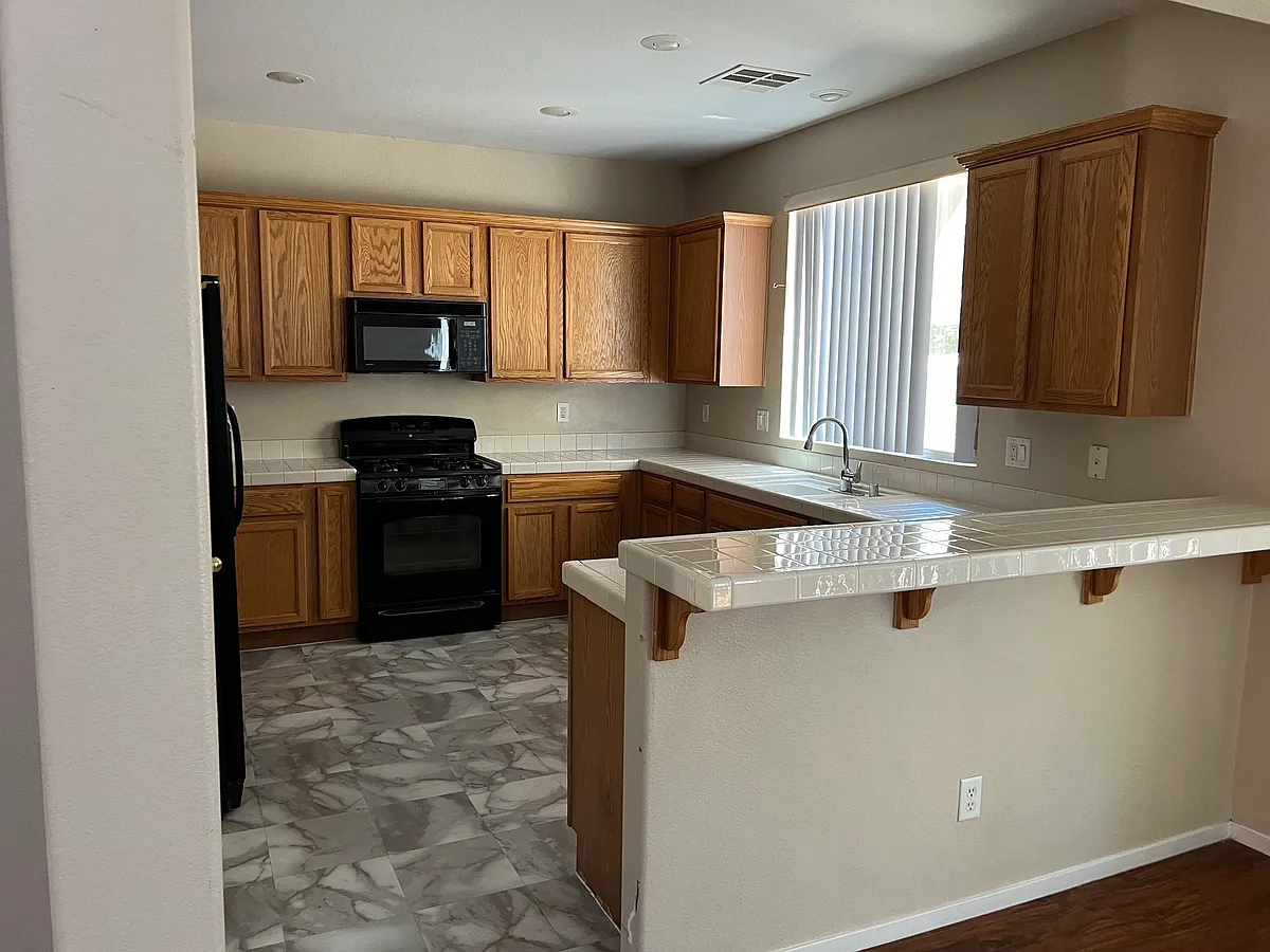 Building Photo - 9471 Perennial View Ave