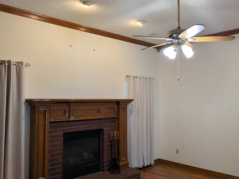 4812 Montclair Rd — Photo 8