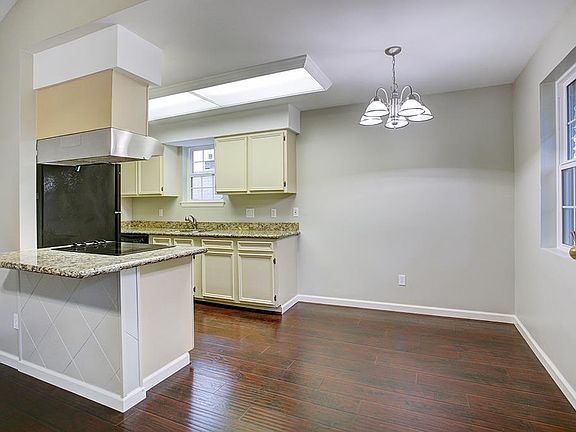5th image of 11515 Hillcroft St