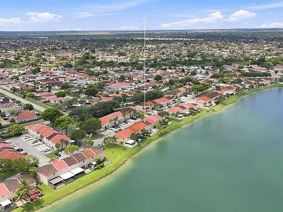 5th image of 17561 SW 140th Ct