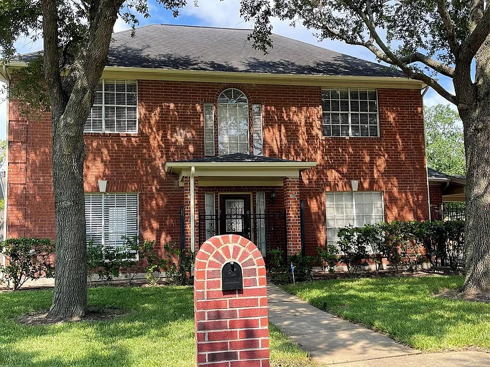 3411 Ashfield Dr