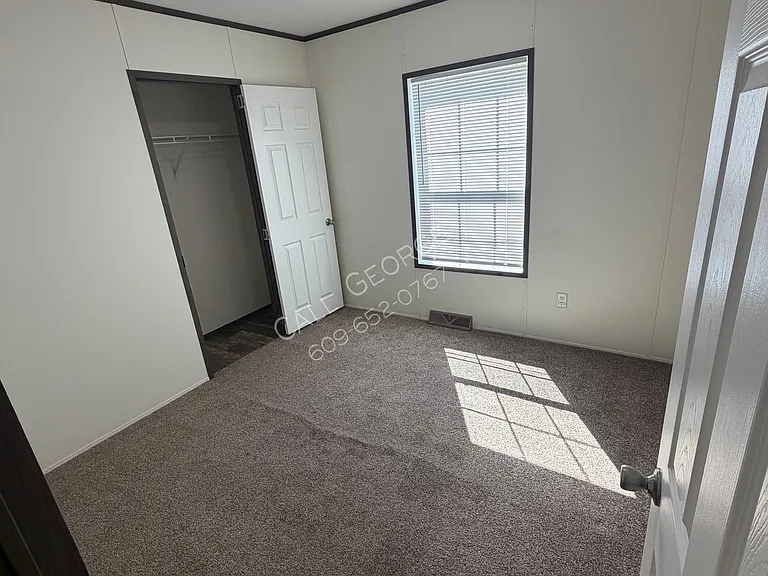 719 Pine Ave — Photo 9