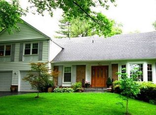 8921 Copenhaver Dr, Potomac, MD 20854