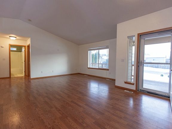 3rd image of 1723 Bluegrass Ave