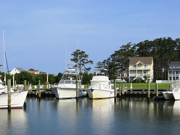 4th image of 409 Island Dr #34