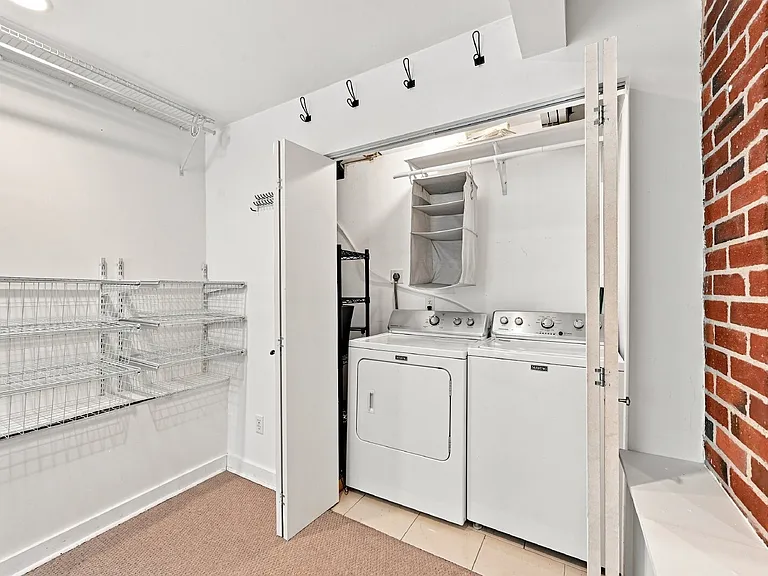 2630 N York St — Photo 19