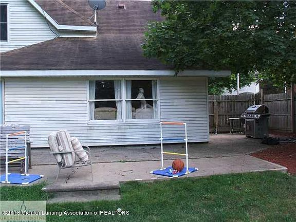 5th image of 115 E Pine St