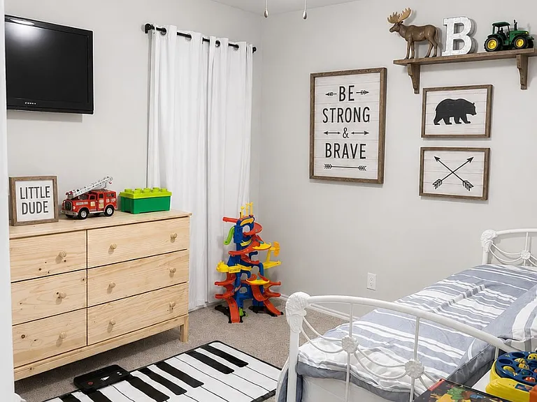 Furnished guest room #2