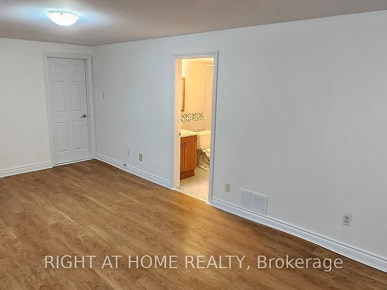 990 Midland Ave #1 — Photo 3