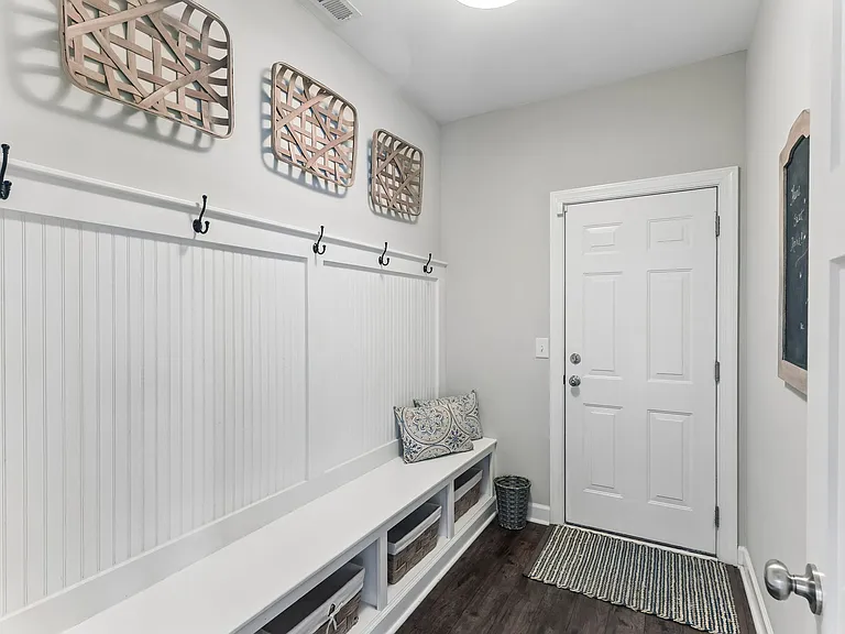 1010 Vanguard Dr — Photo 18