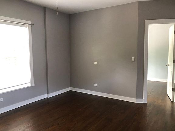 3rd image of 4435 N Leavitt St #2N