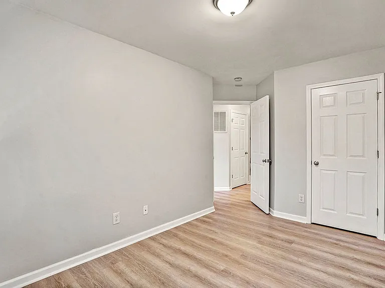 11701 Coppergate Dr #103 — Photo 8