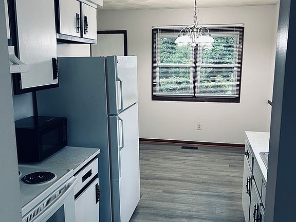 5th image of 3000 Averill Dr