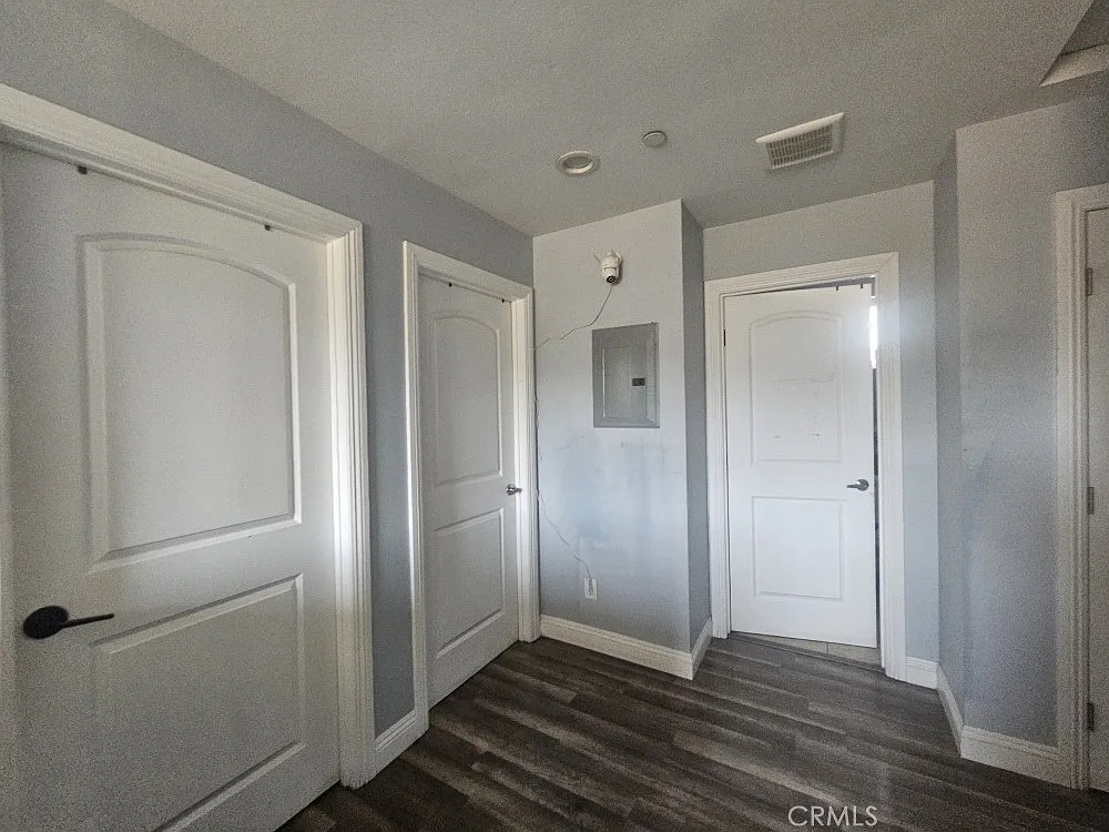 4 bed, 4241 sqft, $3,500 — Photo 3