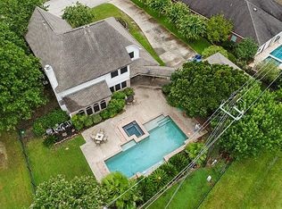 8215 Cross Country Dr, Humble, TX 77346
