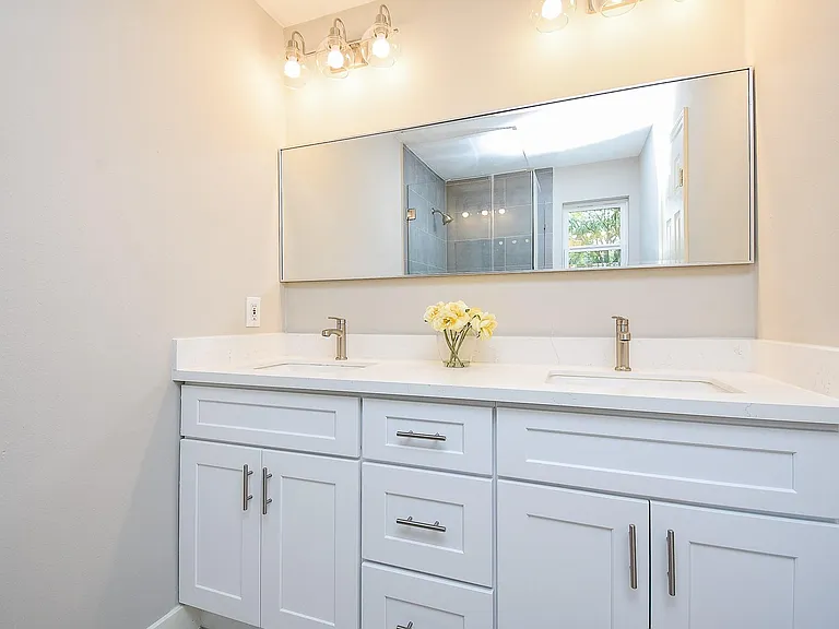 2835 Colony Dr — Photo 20