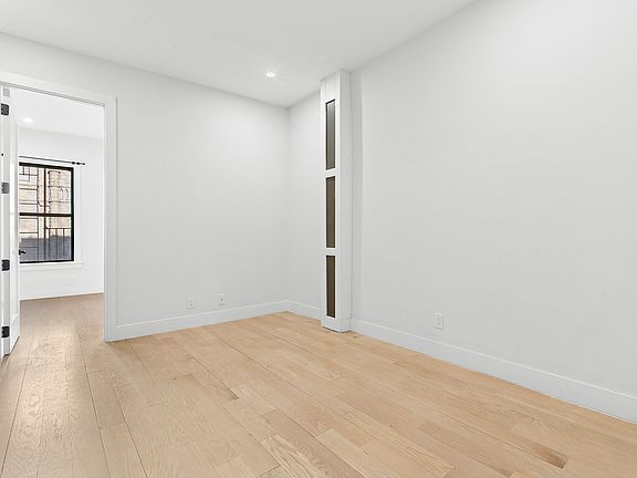 3rd image of 204 W 96th St APT 2A