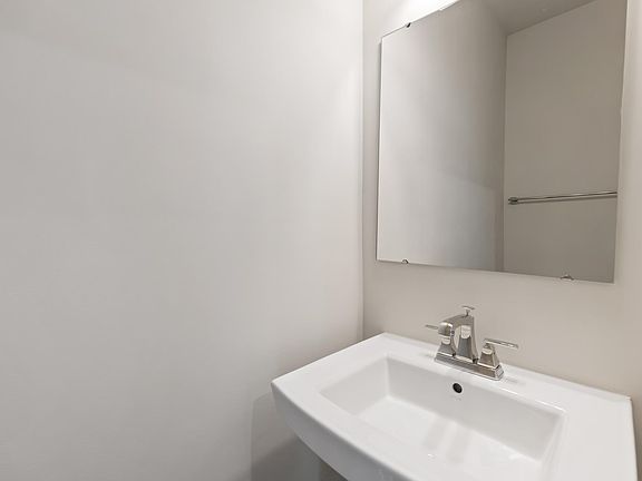4th image of 1628 Aspire St
