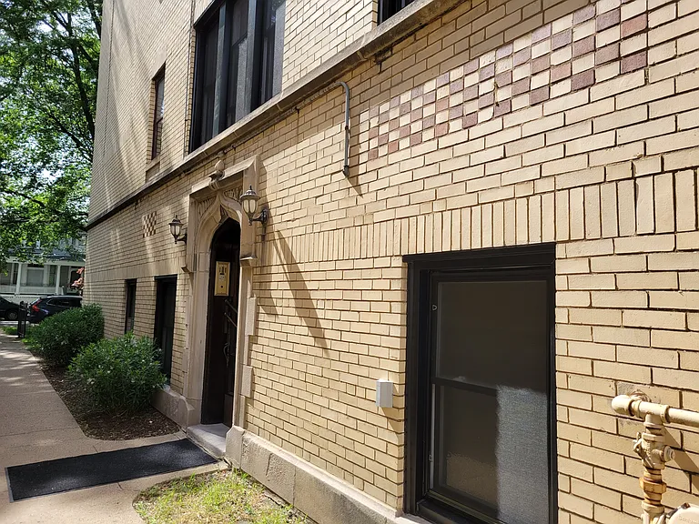 4891 N Hermitage Ave — Photo 11
