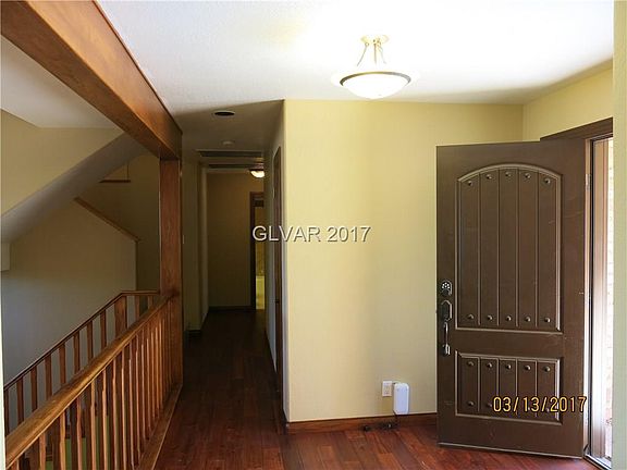 3rd image of 1402 Pueblo Dr