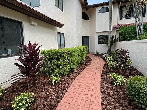 4th image of 9349 NW 50th Doral Cir N