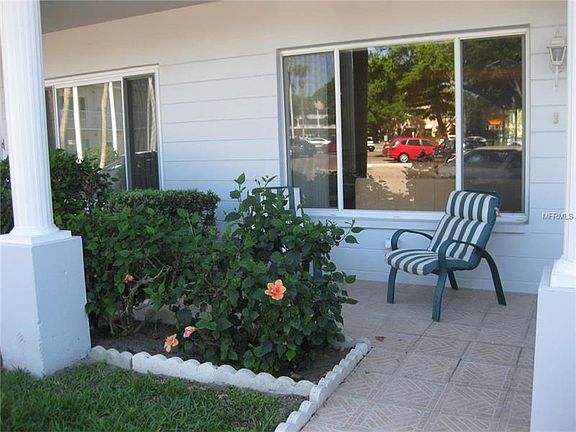3rd image of 2449 Columbia Dr APT 21