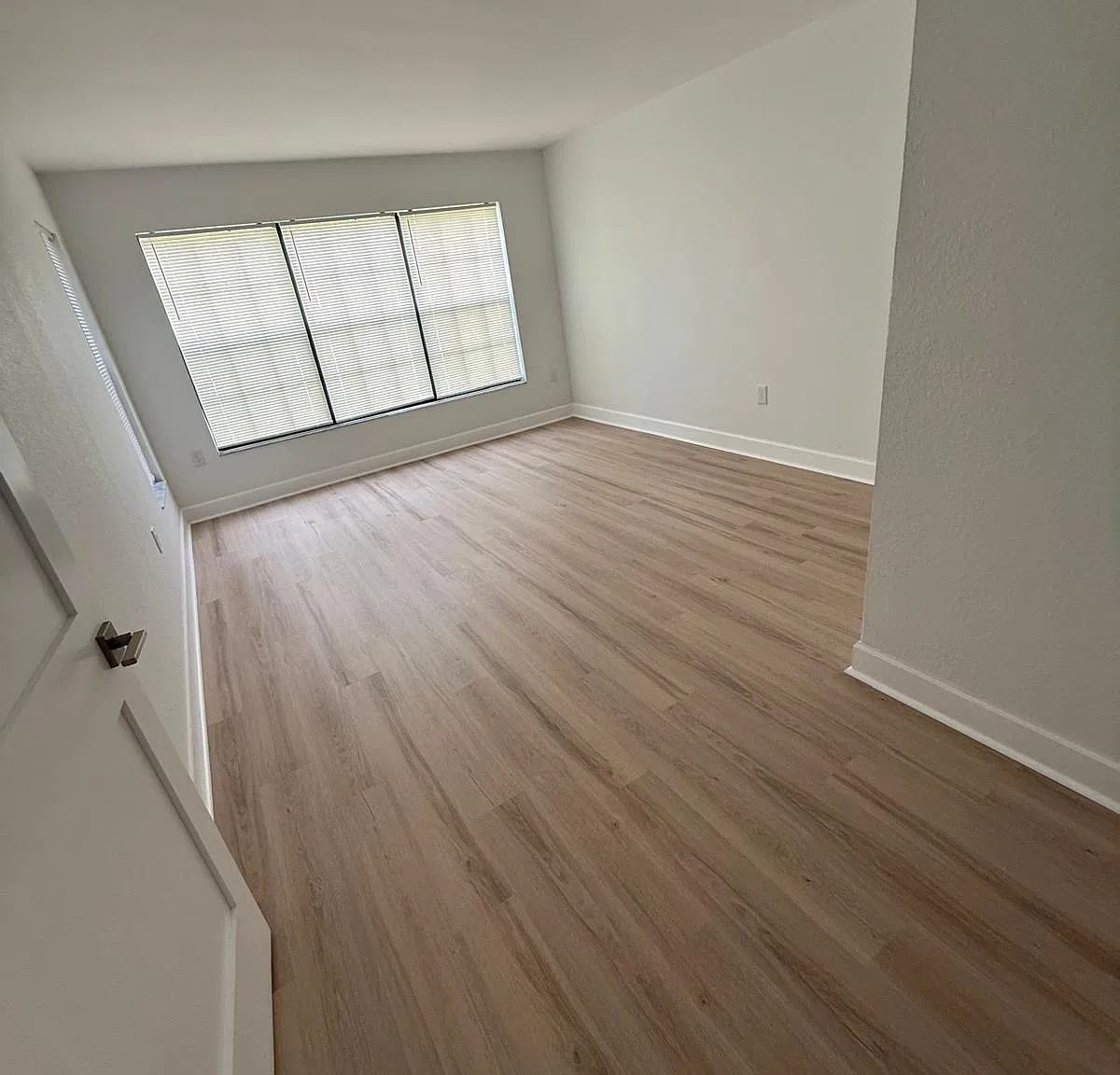 2 bed, 1185 sqft, $2,195 — Photo 4