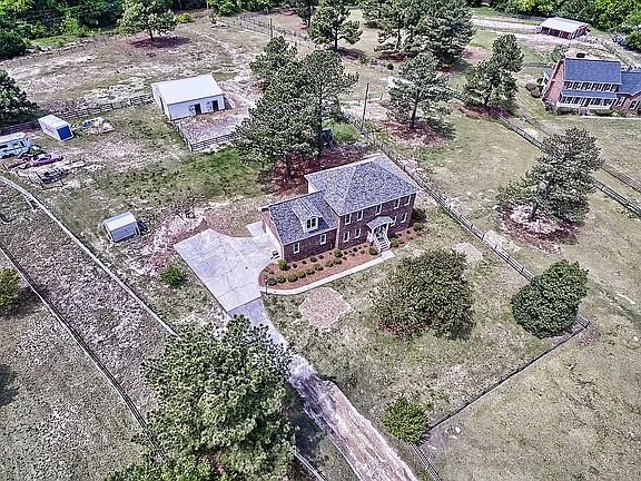 3rd image of 225 Pisgah Ct