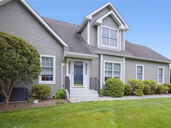 50 Seal Island Rd, Bristol, RI 02809