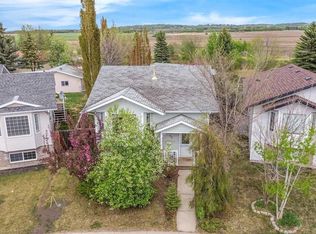 45 W Durand Cres, Red Deer, AB T4R 3A7