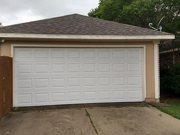 2nd image of 334 Parkwood Ln