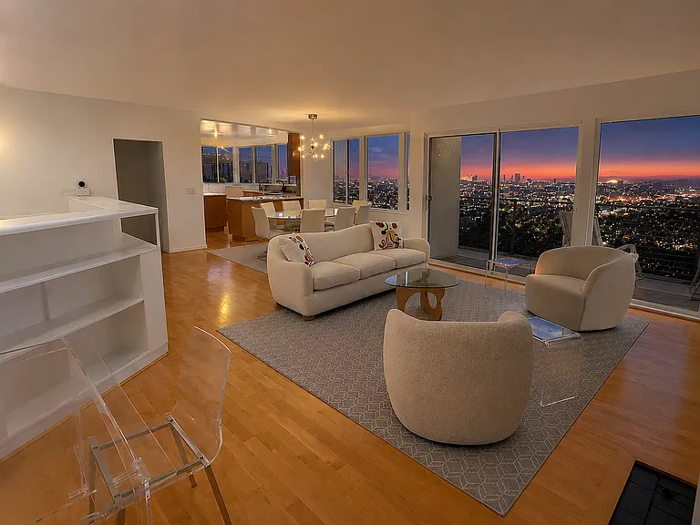 8376 Hollywood Blvd — Photo 31