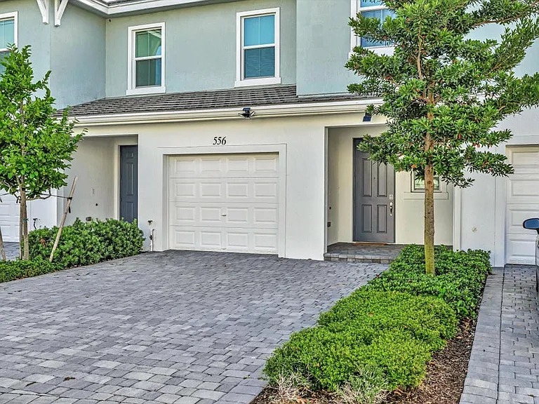 556 Sanderling Cir #0 — Photo 3
