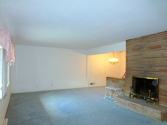 3rd image of 3619 Honolulu Ave