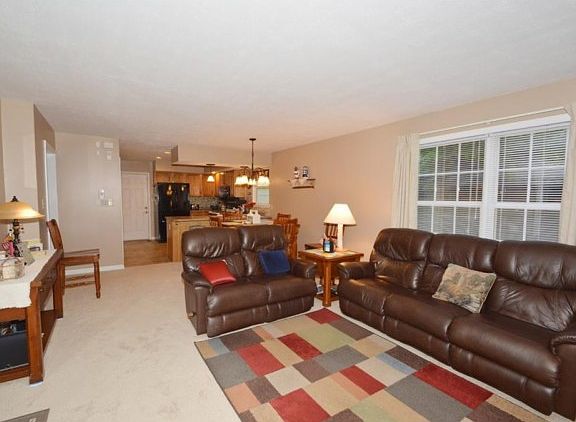 5th image of 12050 Laurel Oak Dr