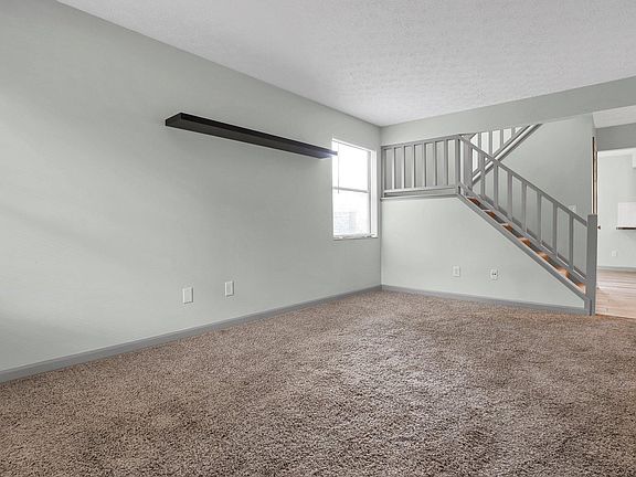 4th image of 3852 Longton Dr