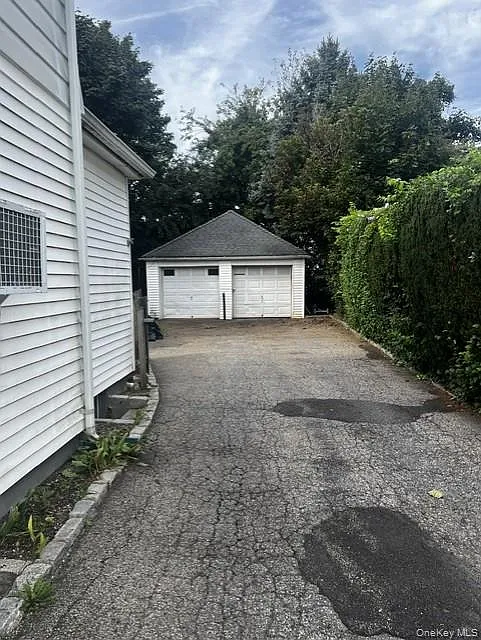 2 bed, 1.0 bath, 1436 sqft, $3,000 — Photo 2