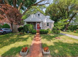 10 Mayfair Ct, Freeport, NY 11520