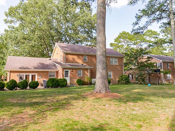 4th image of 322 Oak Hill Dr