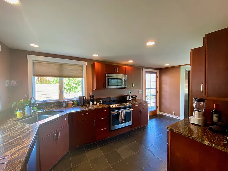 475 Harrison St — Photo 4