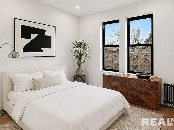 4th image of 19 Wyckoff St #5A