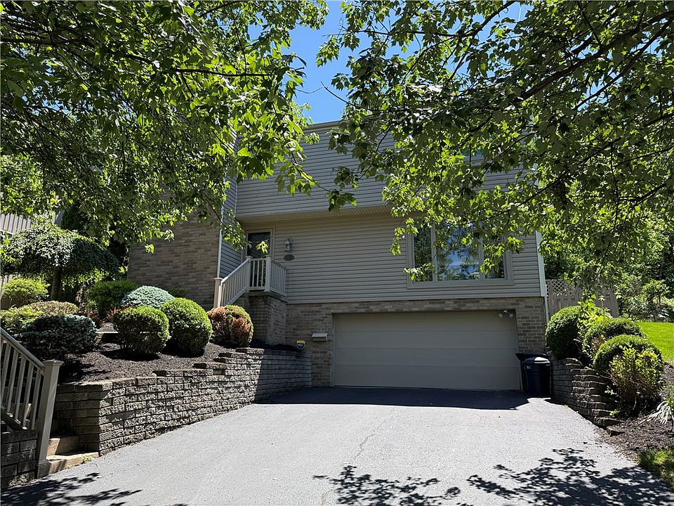 1st image of 135 Vanderbilt Dr